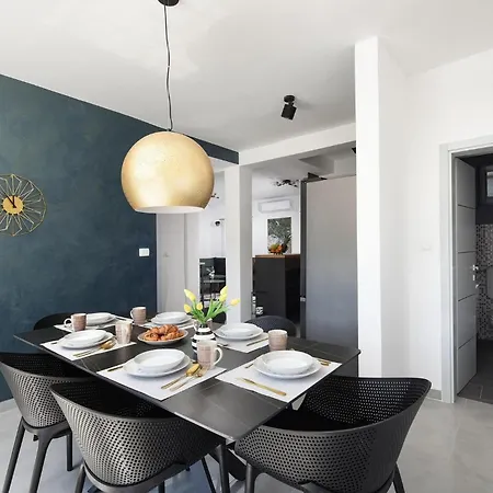 Holiday home Adelinda
